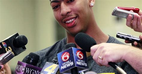 Anthony Davis Eyebrows - Anthony Davis is asking the internet if he ...