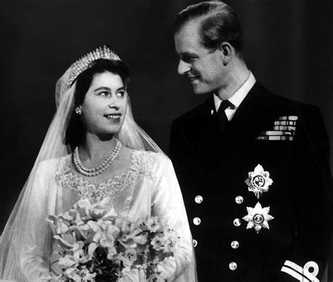 Queen Elizabeth II Marriage Facts | DK Find Out