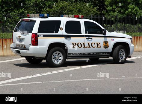 Secret service police vehicle hi-res stock photography and images - Alamy