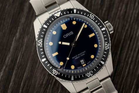 Hands-On Oris Divers Sixty-Five Review - The Modest Man