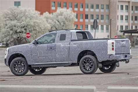 2023 Ford Ranger Spied Testing Alongside New Bronco, Current Ranger Tremor - autoevolution