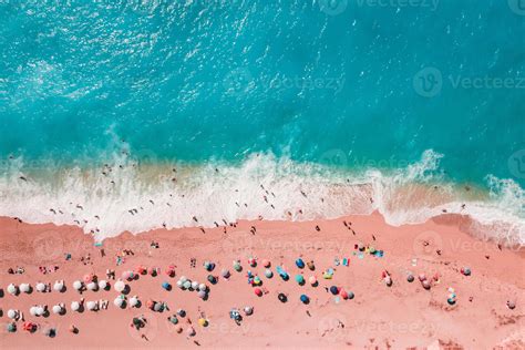 Aerial View Of A Beautiful Pink Beach 13960114 Stock Photo at Vecteezy