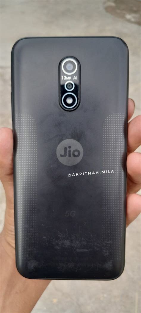 Jio Phone 5G design revealed through hands-on images; key specs and ...