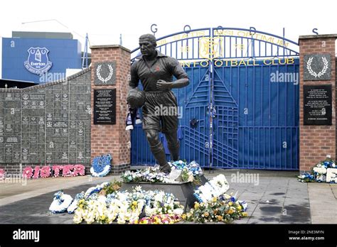 Dixie Dean Statue outside Everton Football Club. Goodison Park Stock ...