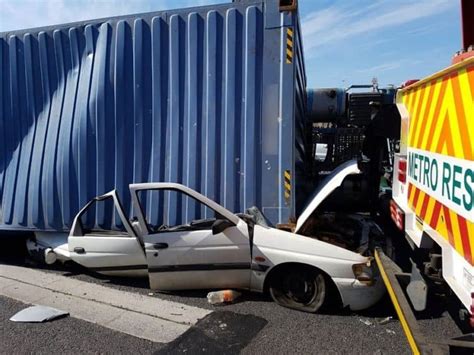 Horrific accident on Cape Town's N1 claims three lives [video]