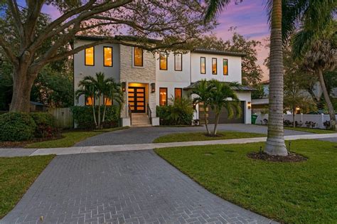 Former Tampa Bay Lightning defenseman Zach Bogosian is selling his ...