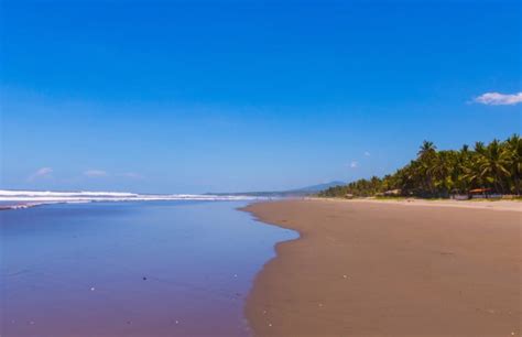 Playa El Cuco in El Salvador. The Ideal Beach to Relax