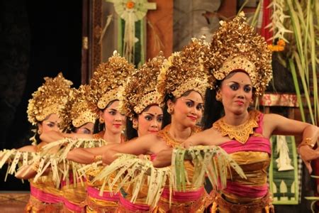 Tarian Tradisional Indonesia ~ I Love Indonesia