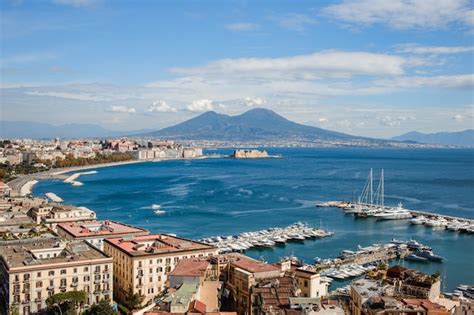 View of naples and mount vesuvius | Premium Photo