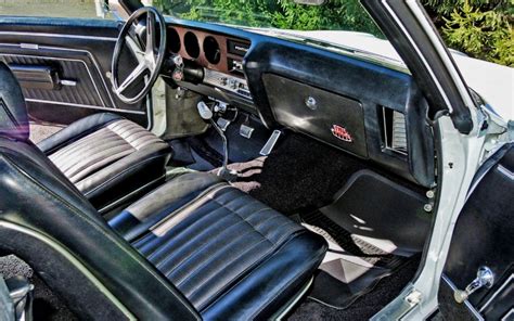 1970 Pontiac GTO Judge Interior | Barn Finds