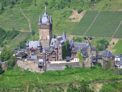 Lacey Falcone: Reichsburg Castle in Cochem – Sleeping Beauty’s domain?