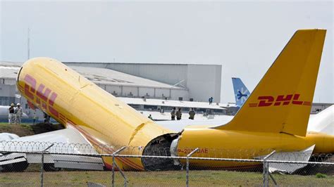 A DHL Boeing 757 just crash-landed on the runway in Costa Rica