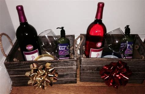 Stylish DIY Wine Gift Baskets Ideas 14 | Diy wine gift baskets, Wine gifts diy, Diy holiday gifts