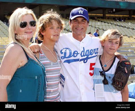 Rob lowe and family hi-res stock photography and images - Alamy