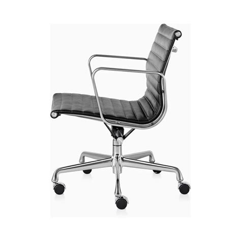 Eames Aluminum Group Executive Chair | Clima Home