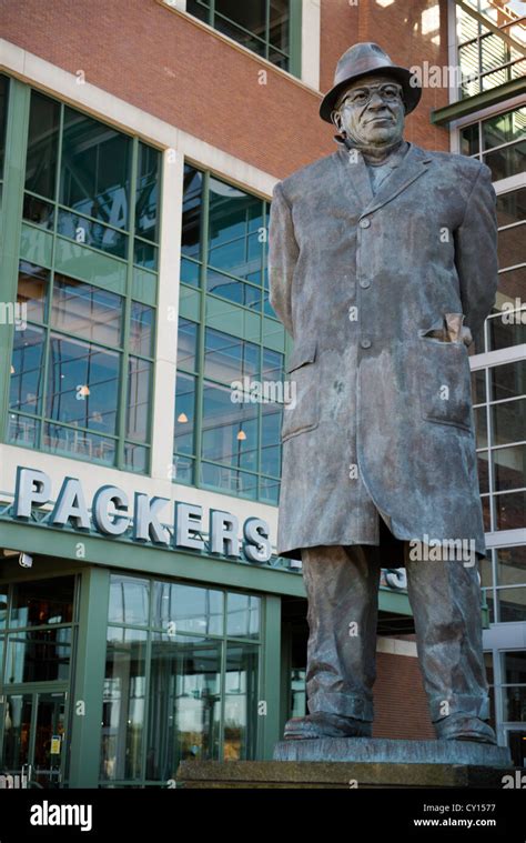 Statue of Curly Lambeau outside Lambeau Field, home of The Packers football team Stock Photo - Alamy