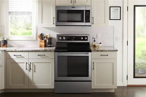 Convection Oven vs. Microwave: A Comprehensive Guide