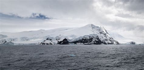 Peter I Island: A Wild Land in the Antarctic Ocean | Magazine PONANT