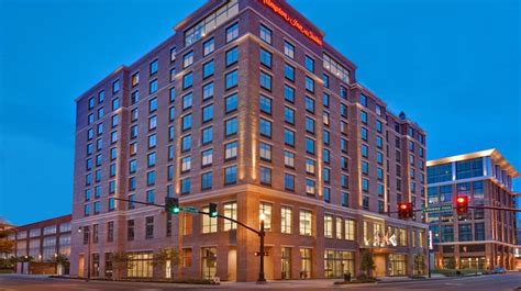 Hotels in Nashville,TN - Hampton Inn Nashville Downtown Capitol View