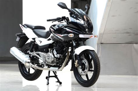 New Bajaj Pulsar 220 photo gallery | Autocar India