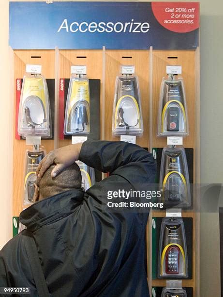 294 Nextel Store Stock Photos, High-Res Pictures, and Images - Getty Images