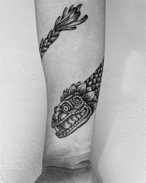 Tatuaje de Quetzalcoatl, quetzalcoatl, cuculcan, serpiente emplumada, Azteca, Maya, Dios azteca ...