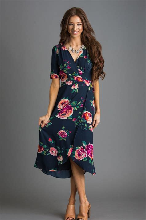 35+ Best Floral Dress Ideas For Women Look More Pretty | Wrap dress floral, Guest attire, Cute ...