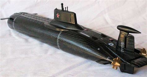 1/400 'Red October' Submarine, by George Oh