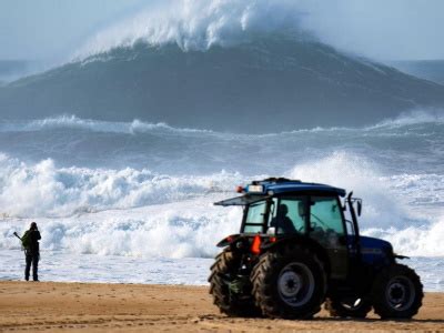 Primeira grande ondulação da época 2022/23 - NOTÍCIAS - Nazaré Ondas ...