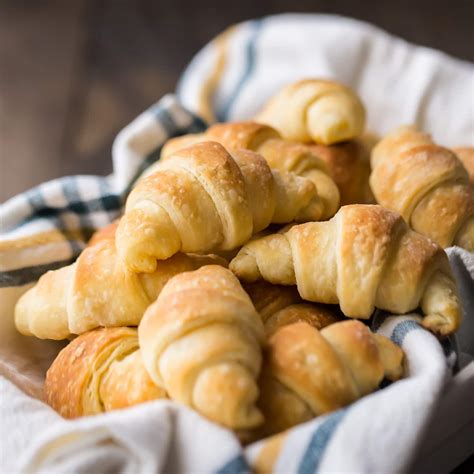 Homemade Crescent Rolls - Baking A Moment | Aranjuez