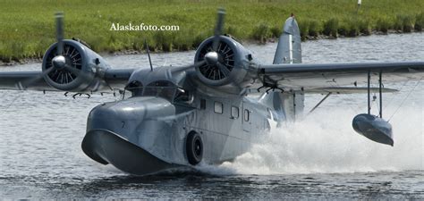 Aviation action photography on the water - Alaskafoto