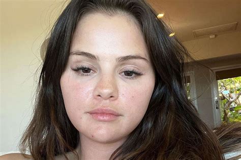 Selena Gomez Shares Makeup-Free Selfies with Nod to Miley Cyrus Song