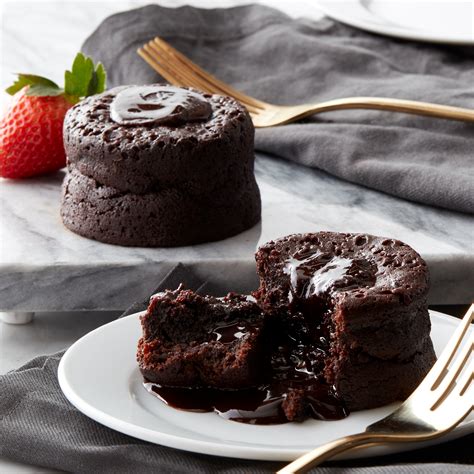 (2) Chocolate Lava Cakes | Hickory Farms