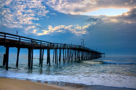 Nags Head Fishing Pier | Early Morning. Yet a lot of activit… | Flickr