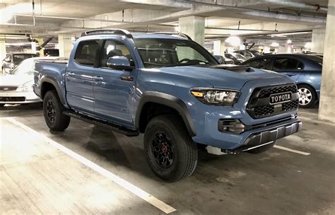 Saw this Tacoma TRD Pro the other day in an interesting color [OC] : r ...