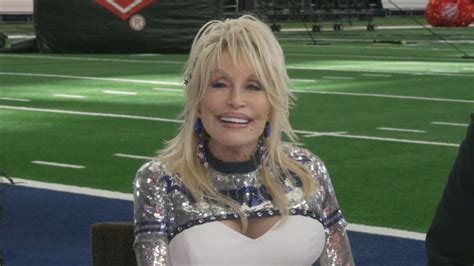 Dolly Parton to Perform During NFL Thanksgiving Halftime Show | Inside ...