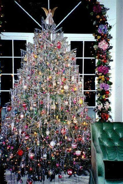 37 Totally Beautiful Vintage Christmas Tree Decoration Ideas | Vintage christmas tree ...