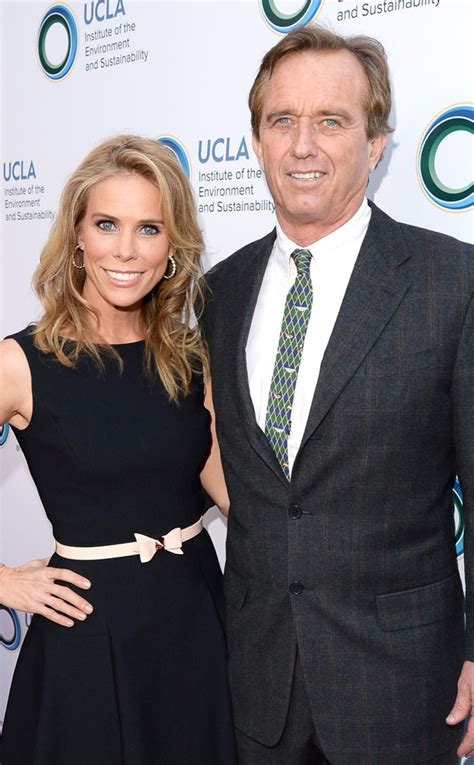 Cheryl Hines & Robert Kennedy Jr. Are Married! - E! Online - UK