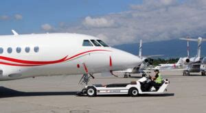 LEKTRO® Aircraft Tugs | Airport Tow & Pushback Equipment - JBT AeroTech