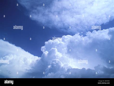 Supercell storm cloud downdraft. Thunderstorm and dramatic hail clouds ...