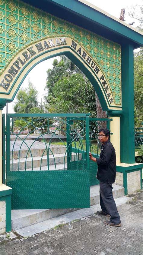 Komplek Makam Marhum Pekan Kampung Bandar Pekanbaru - RiauMagz