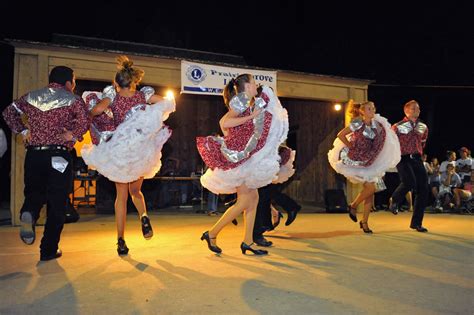 Square dancers keep Labor Day tradition alive in Prairie Grove | Fayetteville Flyer