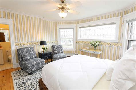 Romantic Bed and Breakfast Near Me | 2W Lake | Skaneateles NY