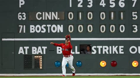 Ball gets stuck in light of Fenway Park's Green Monster scoreboard | Gun Rights Activist