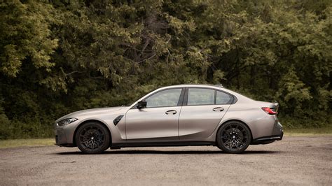 Big Nostrils, Three Pedals, and RWD: The 2021 BMW M3 is A True Driver’s ...