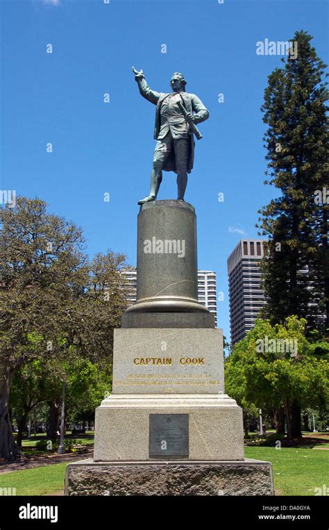 Sydney Captain Cook Statue High Resolution Stock Photography and Images ...