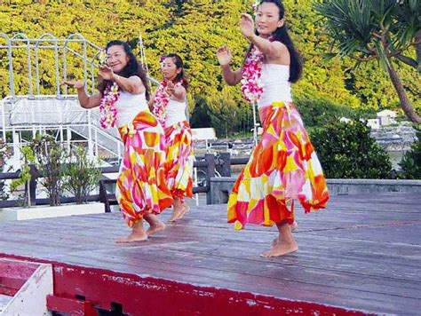 Ryukyu Life: Animation: Zamami Island Hula Dancers