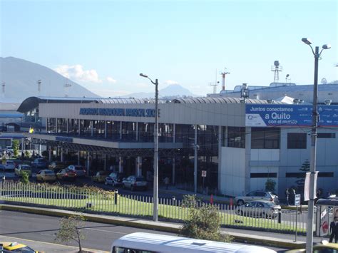 File:Quito Mariscal Sucre Airport.JPG - Wikimedia Commons