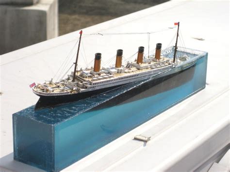 Titanic Sinking Diorama Titanic Ship Rms Titanic Titanic Model - Bank2home.com