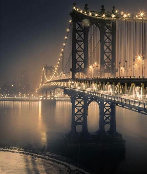 Manhattan Bridge at night by @lastsuspect | Manhattan bridge, New york city, New york state